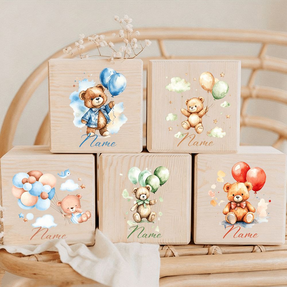 Tirelire cube en bois à motif ourson et ballons aquarellés