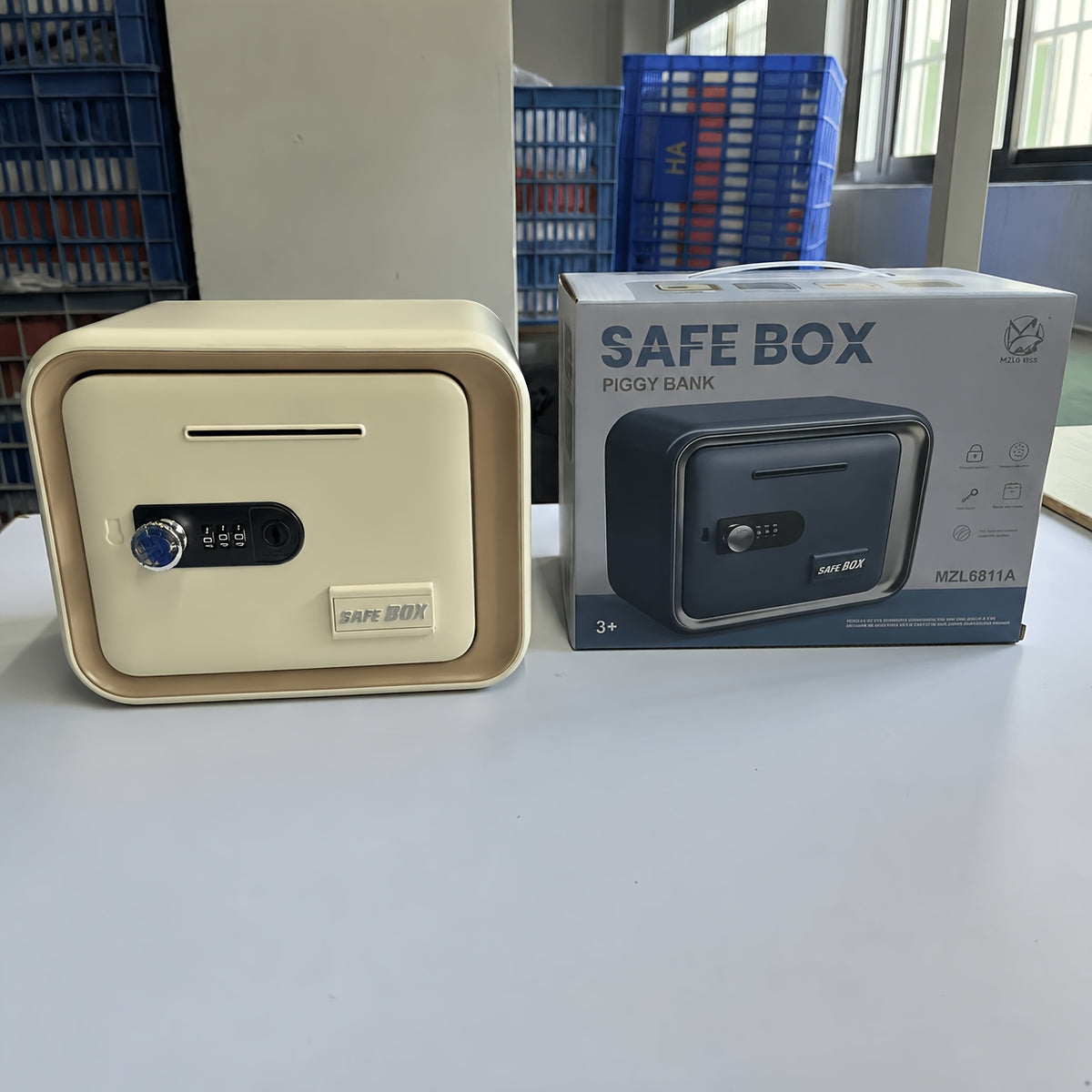 Tirelire coffre-fort mécanique à code — clé de secours 24 cm