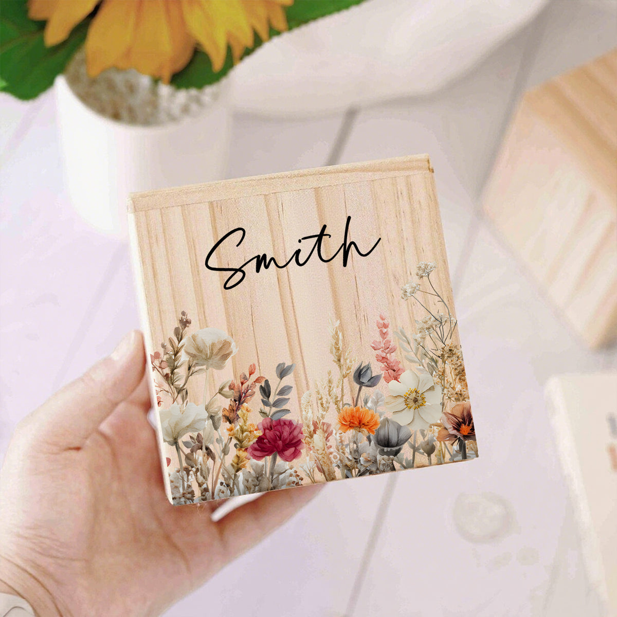 Tirelire cube en bois, champ de fleurs aquarellé sur pin