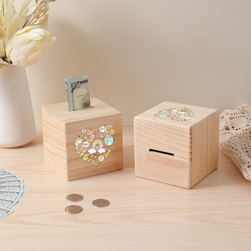 Tirelire cube en bois brut, cœur kawaii et fente à billets