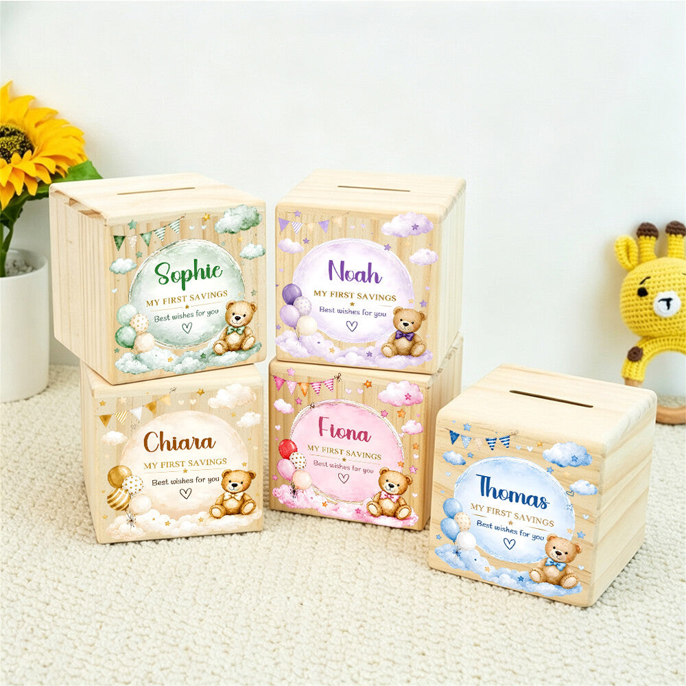 Tirelire cube en bois, ourson sur un nuage de ballons