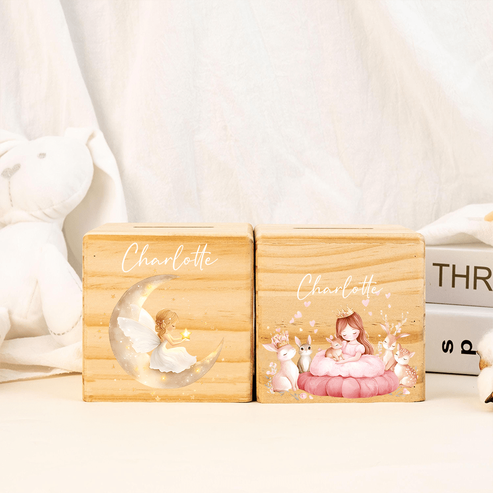 Tirelire cube en bois, princesse et lapins aquarellés