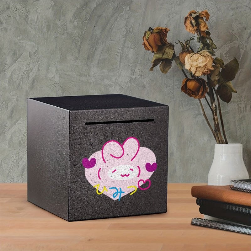 Tirelire cube en fer au lapin et cœurs