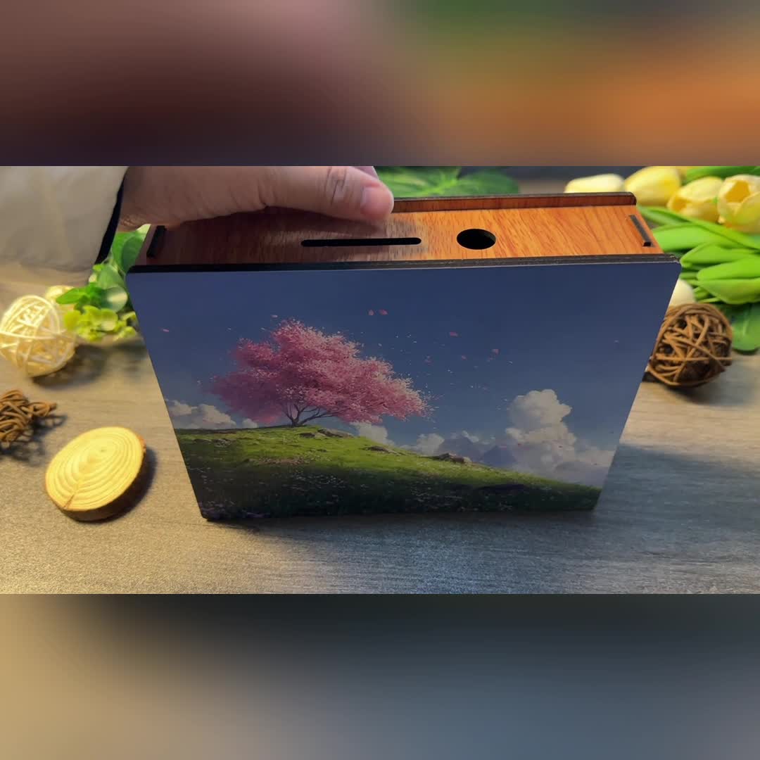Tirelire deux écureuils en bois, panier de cerises d'automne